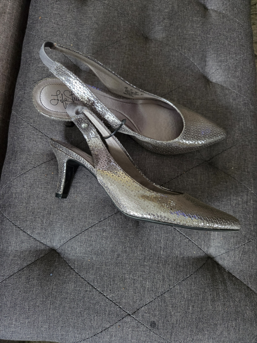 Life Stride Metallic Silver Pointed Slingback Pumps Sz 9